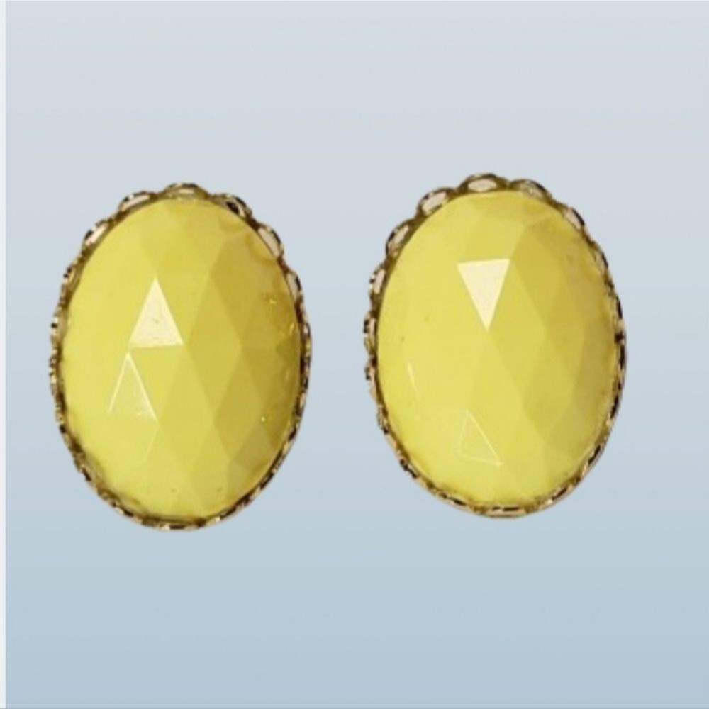 Yellow oval with gold scallop edging clip on earrings